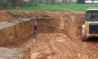 Выкопать котлован под фундамент в Кунгуре - от 2608 руб. | 2Землекопа-Кнг