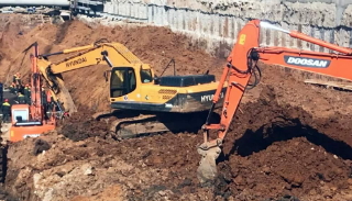 Разработка котлована экскаватором под фундамент в Кунгуре — цена от 2608 руб. | 2Землекопа-Кнг